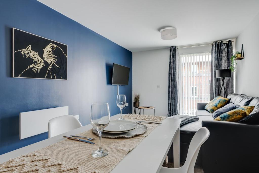 City Living Penthouse Apartment With Parking Манчестър Екстериор снимка