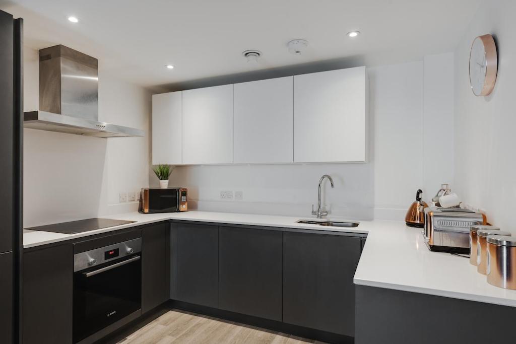 City Living Penthouse Apartment With Parking Манчестър Екстериор снимка